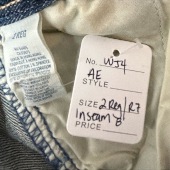 WJ4. American Eagle jean shorts Sz 2 - Picture 3 of 4
